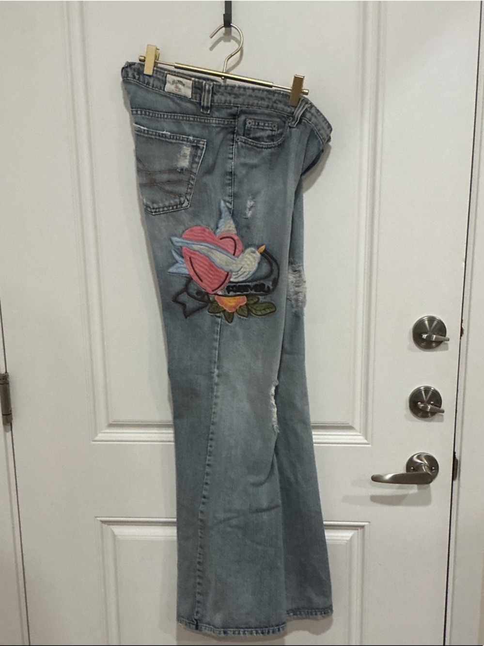Vintage 90’s Embroidered Light Blue Women’s Flared Jeans